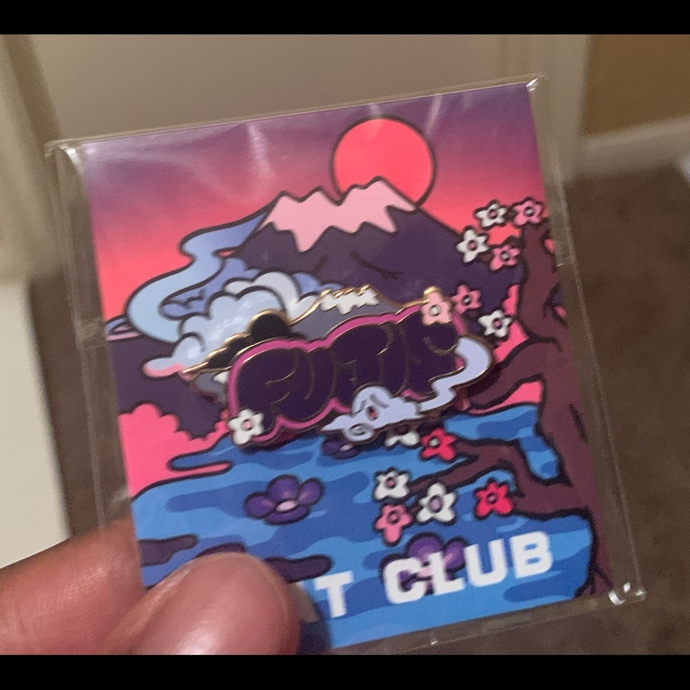 Hat Club pin